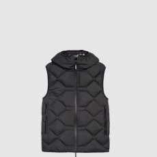 [MONCLER-몽클레어] 아틱 다운 베스트