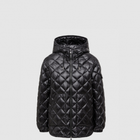 [MONCLER-몽클레어] 다이아몬드 퀼팅 후드 숏 다운 재킷