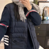 [THOM BROWNE-톰브라운]4바 퀄팅 다운 베스트(남여공용)