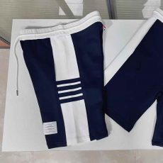 [THOM BROWNE-톰브라운]2025 사이드파이핑 포스트라이프 네임택 쇼츠팬츠