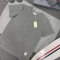 [THOM BROWNE-톰브라운]네임택 센터백 스트라이프 반팔 티셔츠