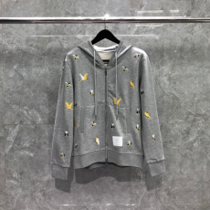 [THOM BROWNE-톰브라운] 버드 앤 비 자수 지퍼 가디건(남여공용)