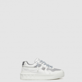 [VALENTINO-발렌티노] 원 스터드 로우탑 스니커즈