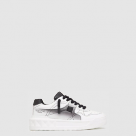[VALENTINO-발렌티노] 원 스터드 로우탑 스니커즈